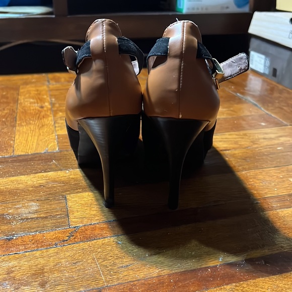 Julianne Hough for Solesociety Heels - Picture 3 of 4